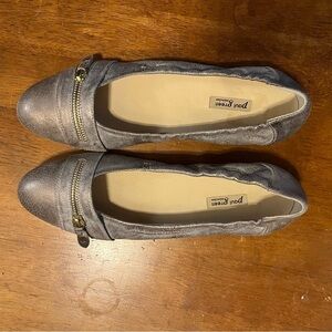 PAUL GREEN ~ Women’s Townsend Distressed Metallic Good Flats with Zipper Detail